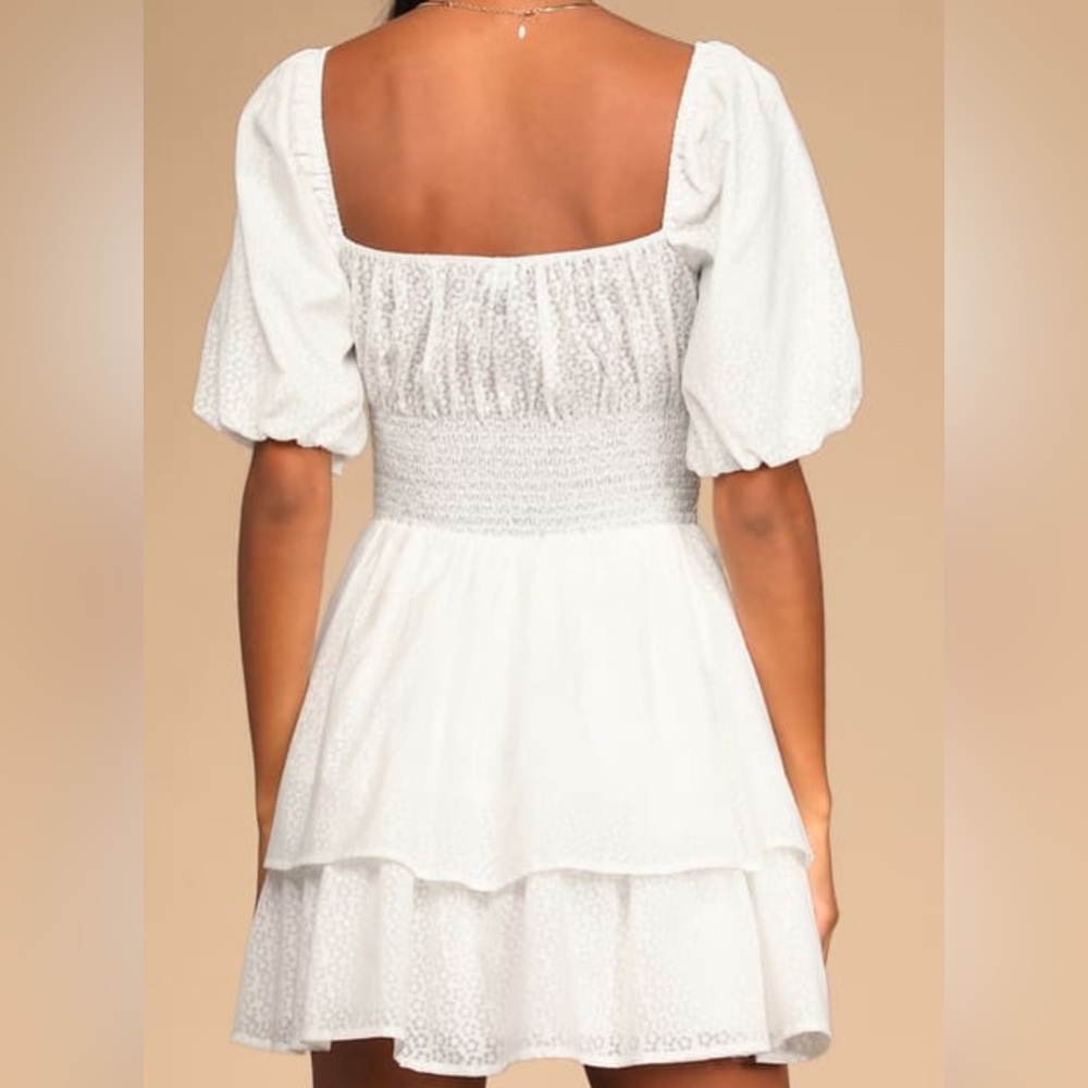 Lulu’s White Tiers To Me Puff Sleeve Tiered Skater Mini Dress Size M. NWT. - Picture 3 of 8